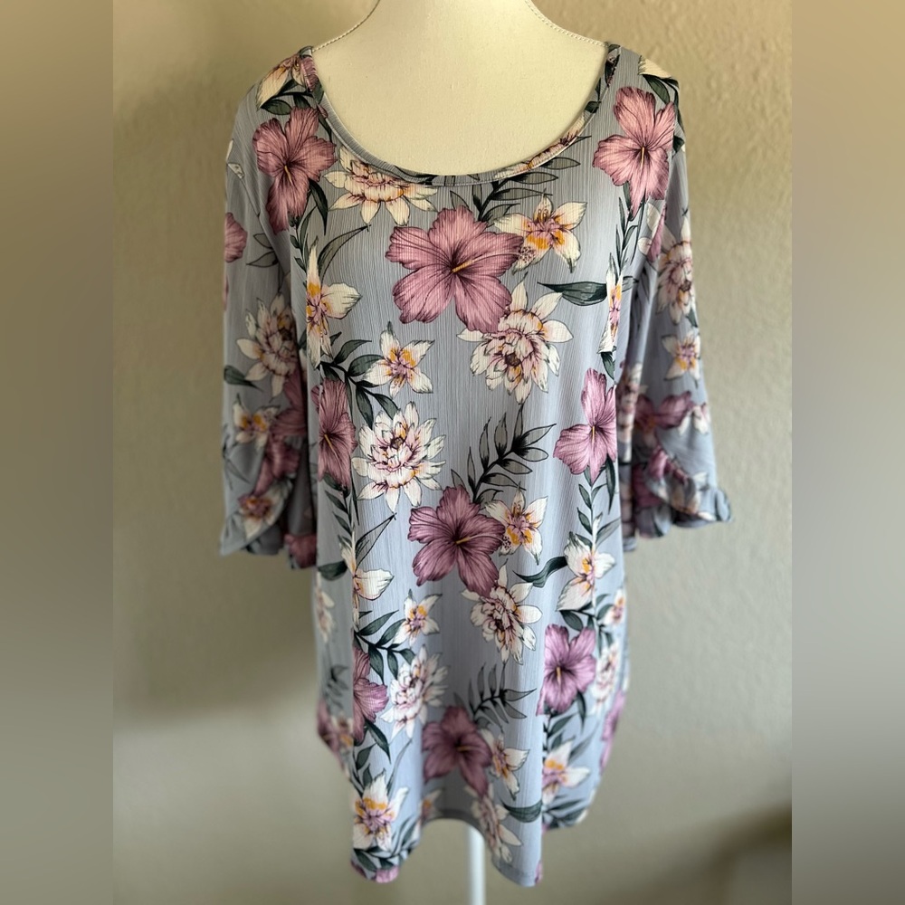 CURE Floral 3/4 Sleeve Blouse EUC